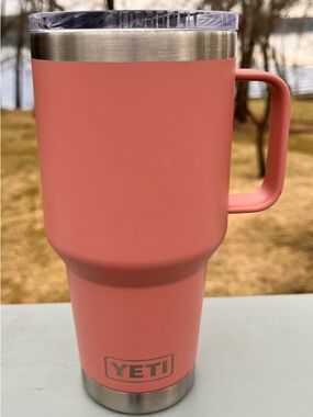 YETI Sandstone 30 Oz Travel Mug with Handle